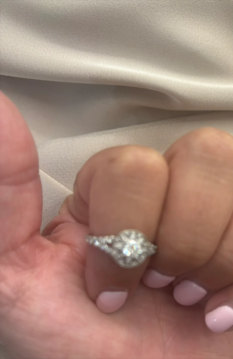 Maple Leaf Diamonds 18K Gold Diamond Ring image indicator(4)