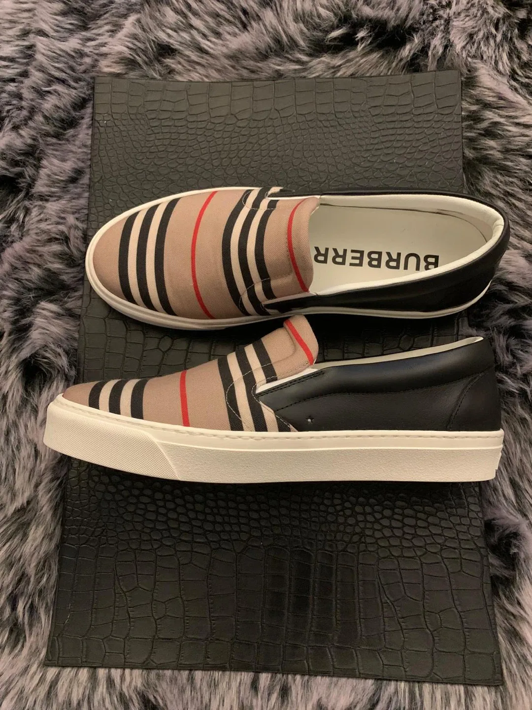 Burberry Slip-On Sneakers - Size 43 image indicator(7)
