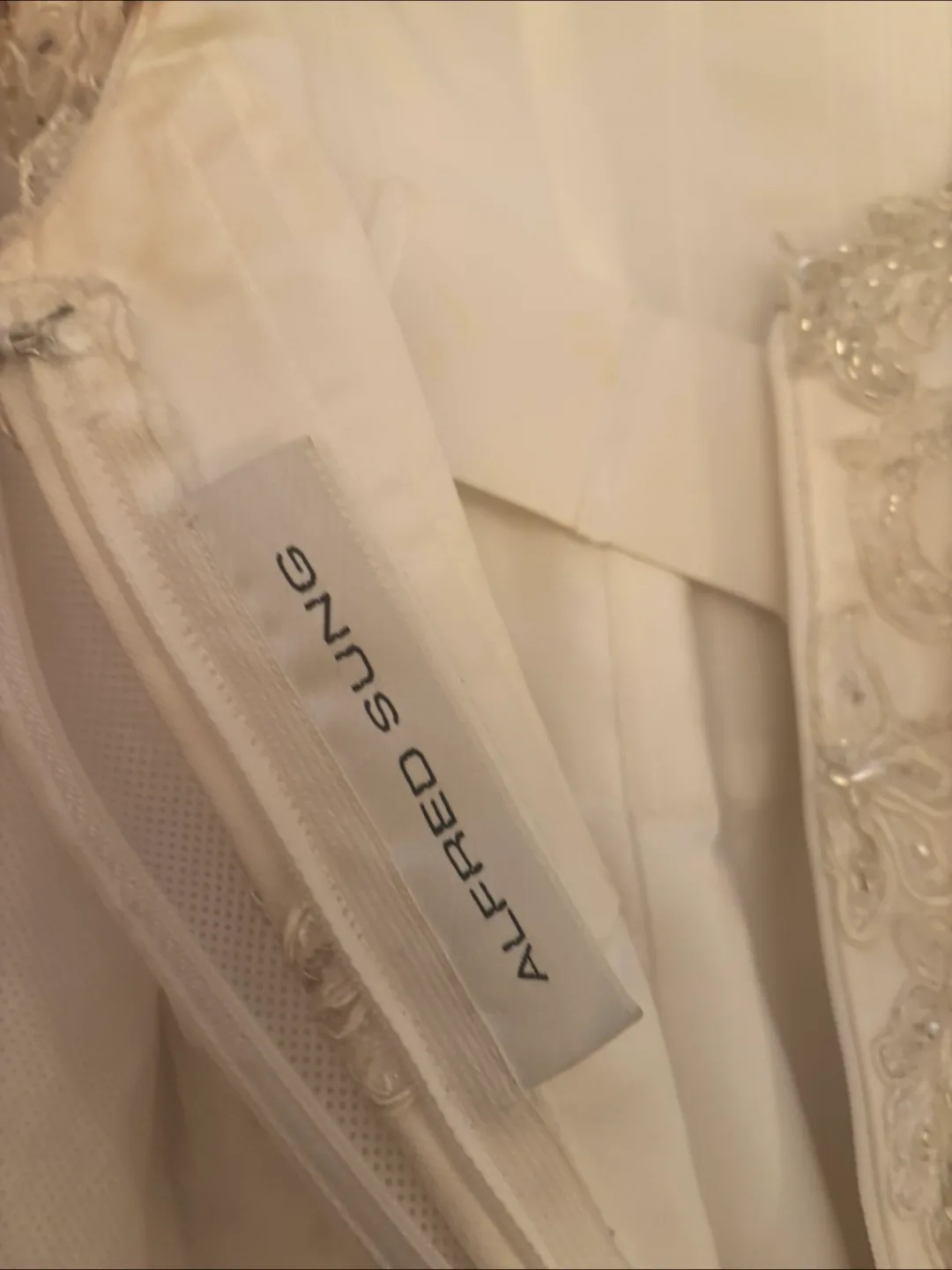 Alfred Sung Wedding Dress - Size 8 image indicator(3)