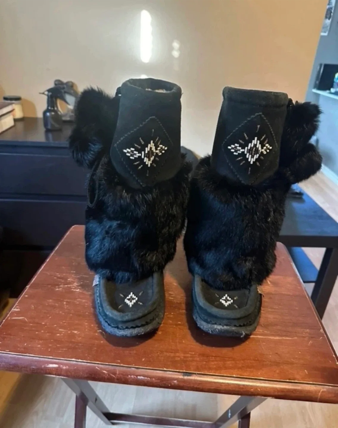 Laurentien style boots with fur trim thumbnail