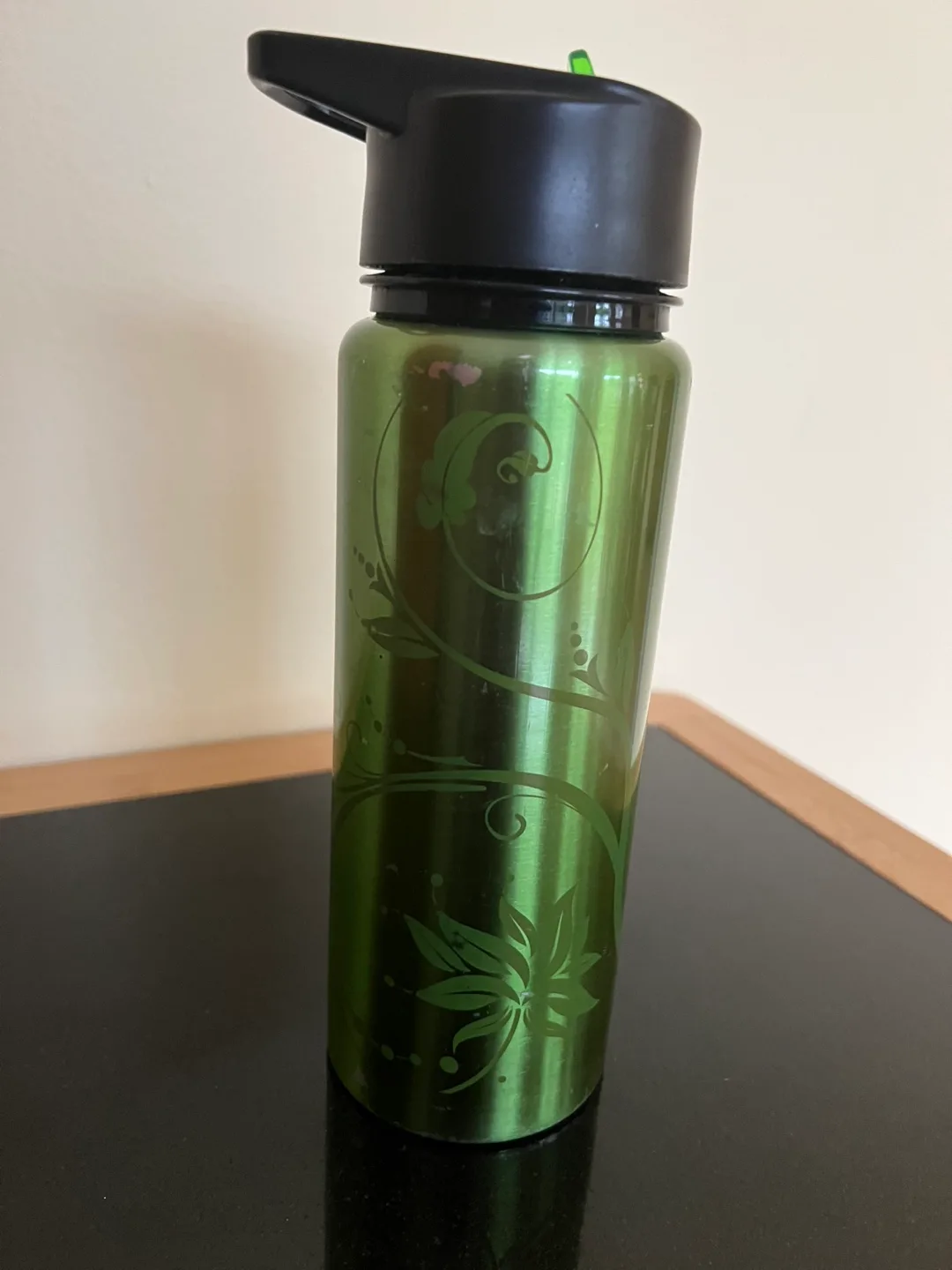 Back to school: Green Stainless Steel Water Bottle image indicator(3)