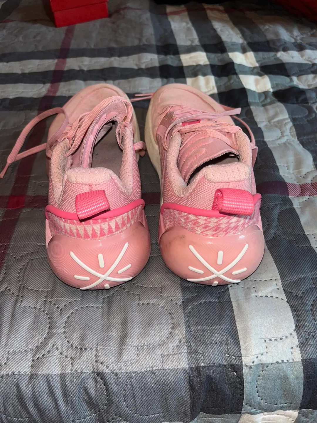 Li-Ning Wade all city 12 encore (cherry blossom) image indicator(2)