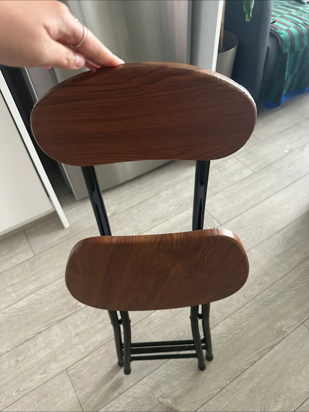 Folding Chair with Curved Backrest image indicator(3)