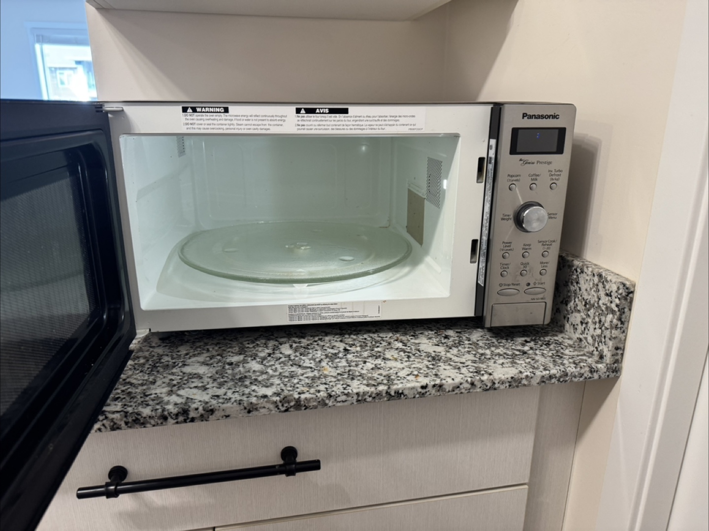 Panasonic Microwave Oven - photo 2