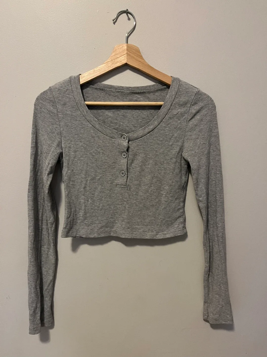Grey Long Sleeve Crop Top - Size Small thumbnail