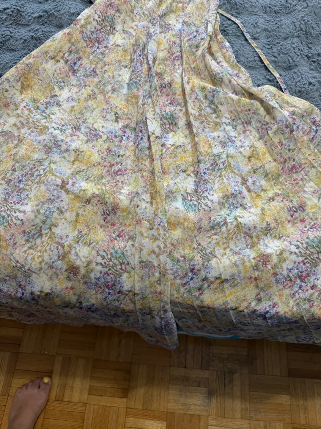 H&M Floral Print Dress - Size S image indicator(3)