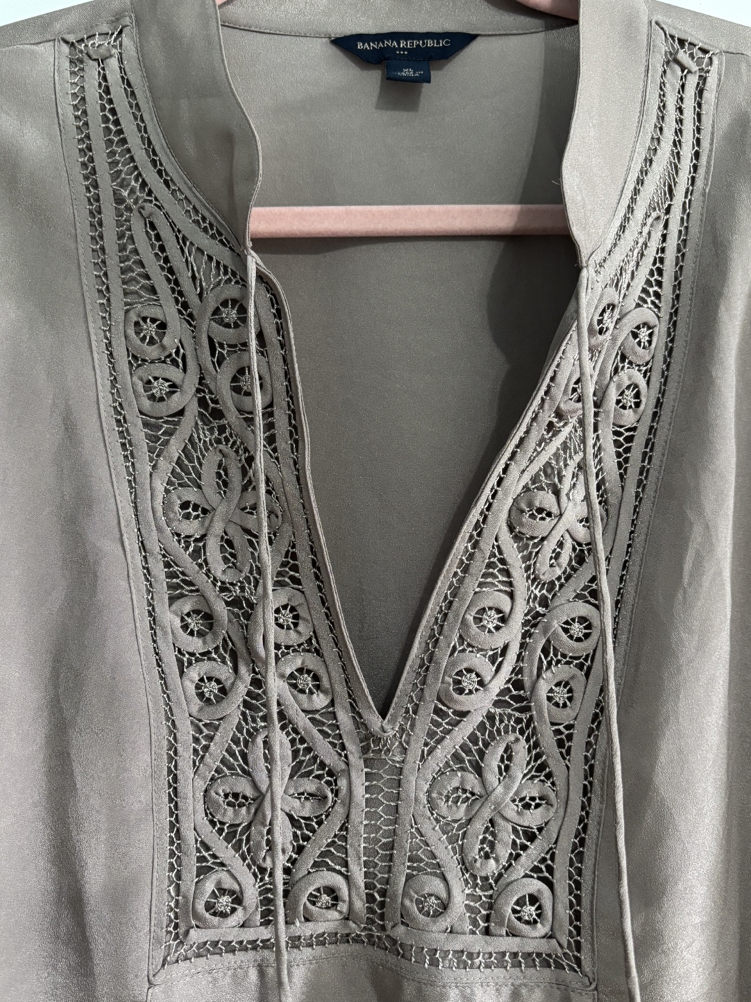 Banana Republic Blouse - photo 3