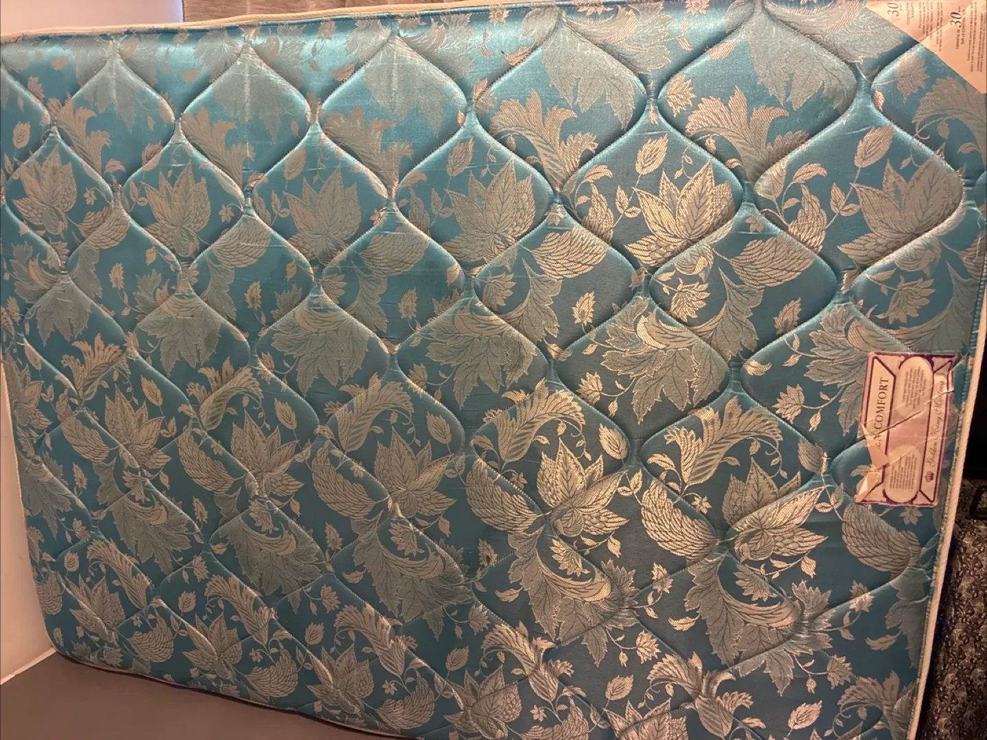 Queen Golden King Mattress image indicator(3)