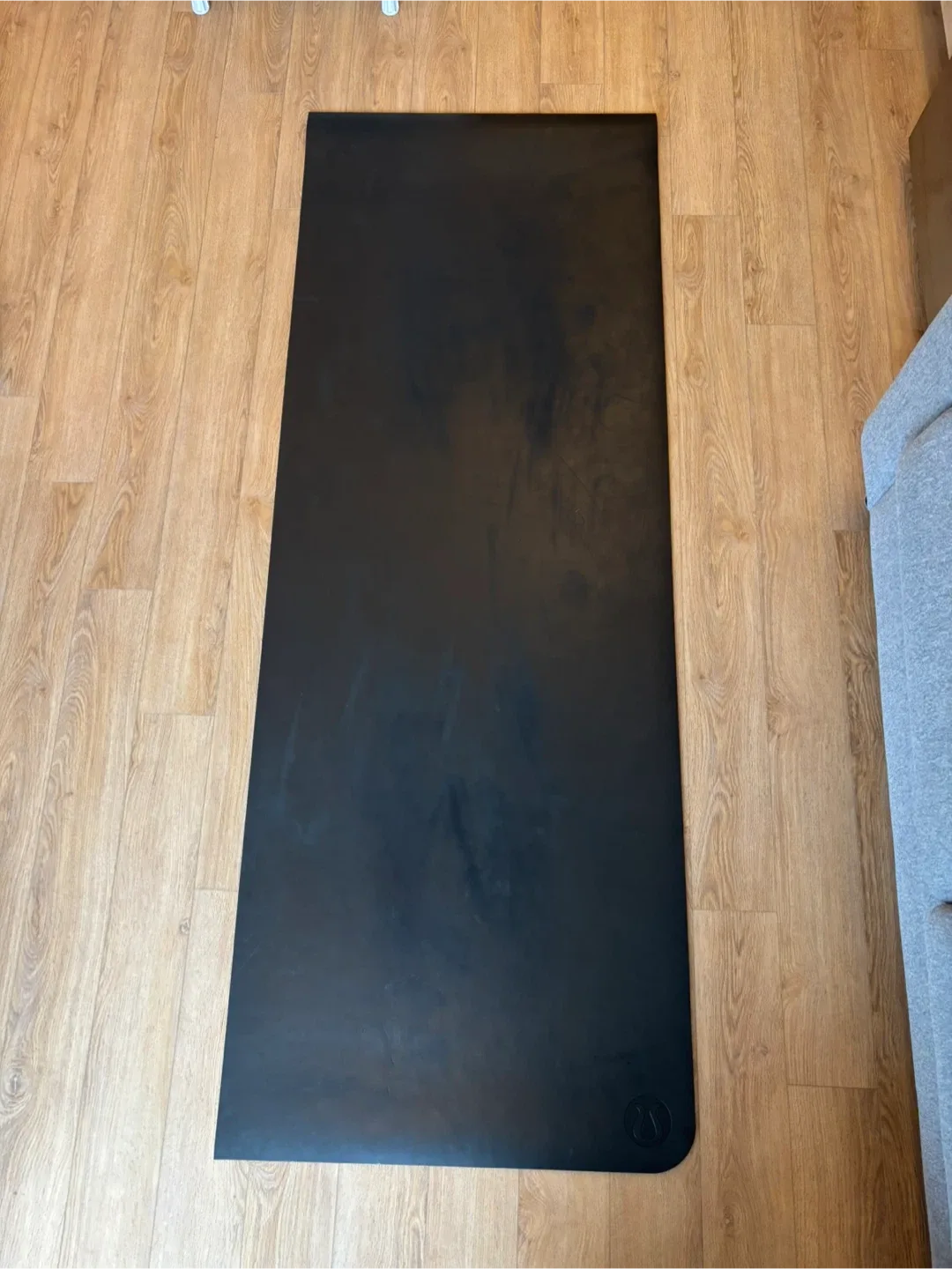 Lululemon Black Yoga Mat - thick & cushioned thumbnail