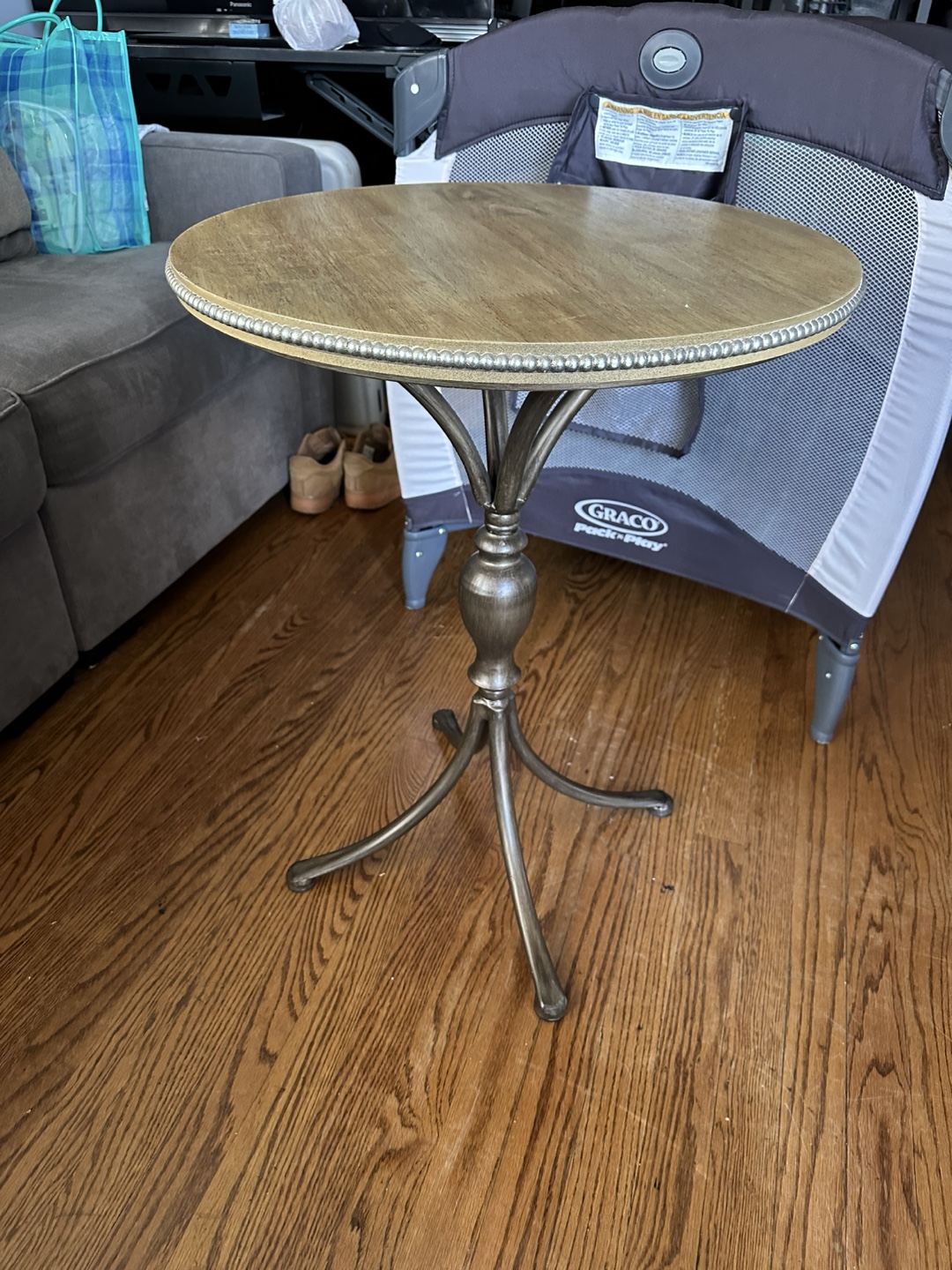 Touch of Class Round Accent Table - 22" Diameter - photo 3