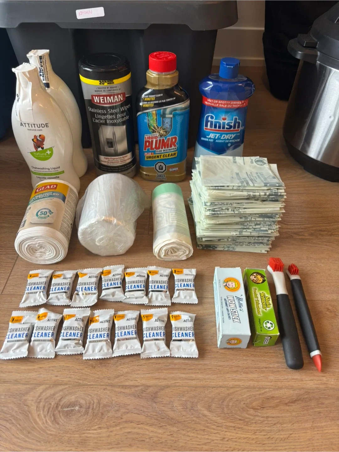 Household Cleaning Supplies Bundle ($120+ value) thumbnail
