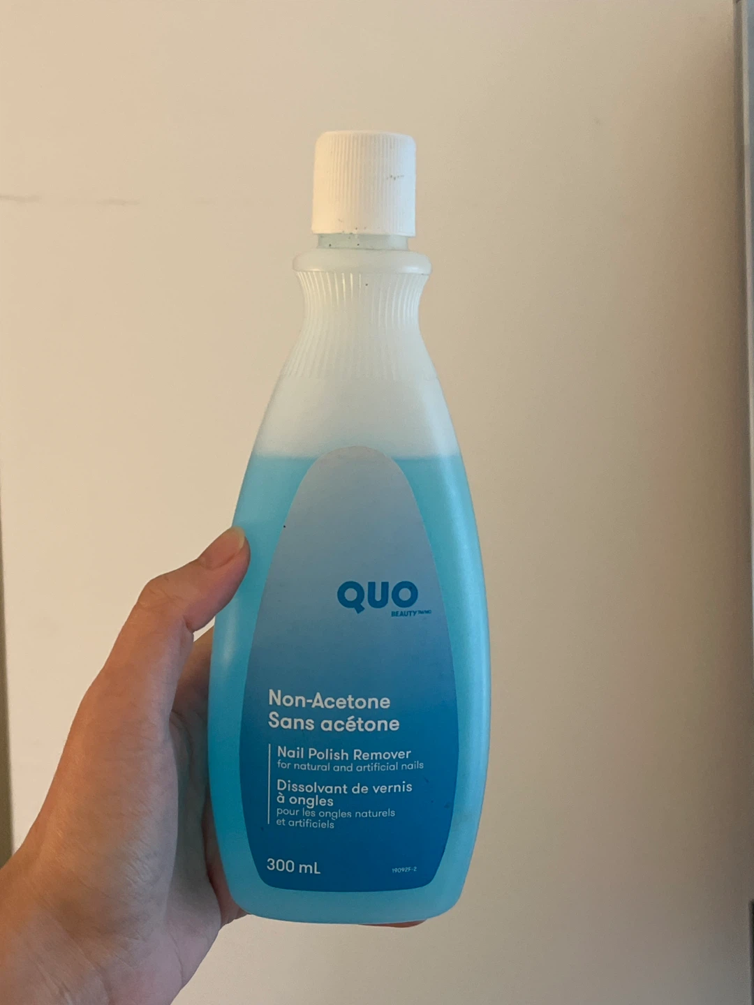 QUO Non-Acetone Nail Polish Remover 300ml - photo 2