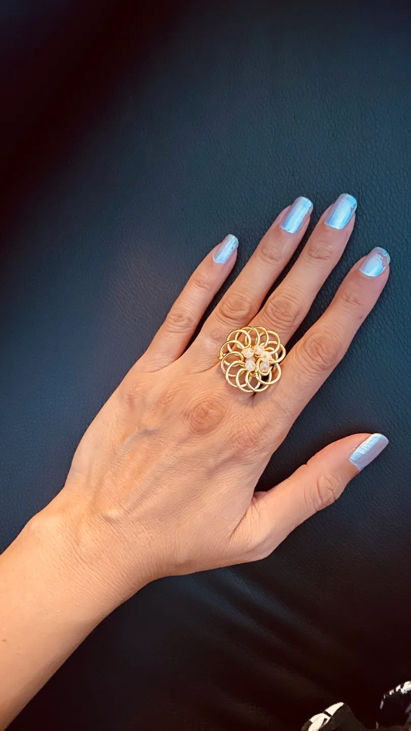 Gold Flower Ring thumbnail