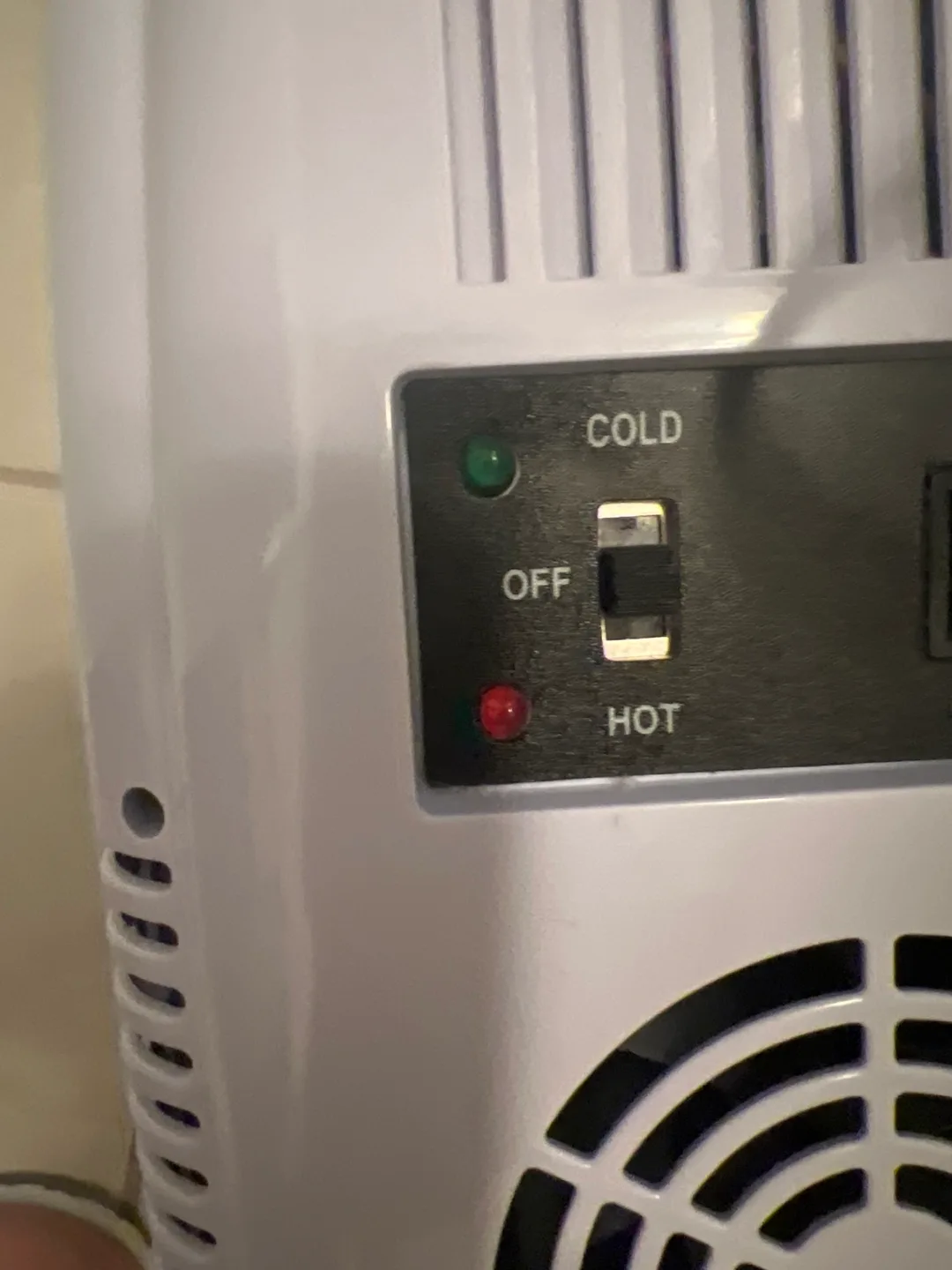 Mini Small Fridge - HOT OR COLD SETTINGS or Beauty Fridge image indicator(6)