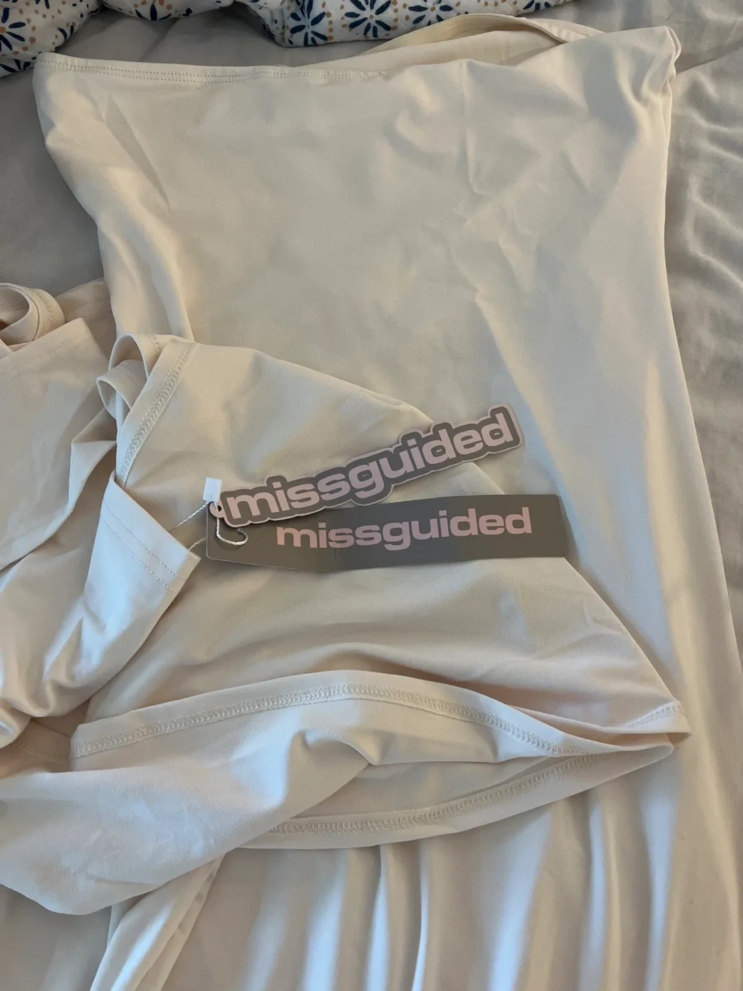 Missguided Strapless Bandeau Evening Gown - Size US 4 image indicator(4)