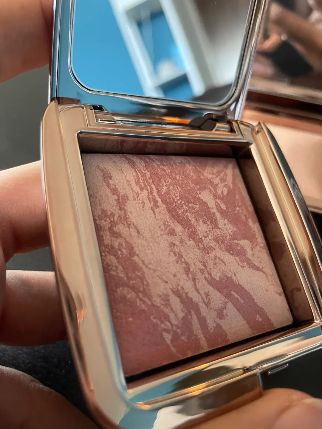 Hourglass Ambient Lighting Blush - Mood Exposure image indicator(2)