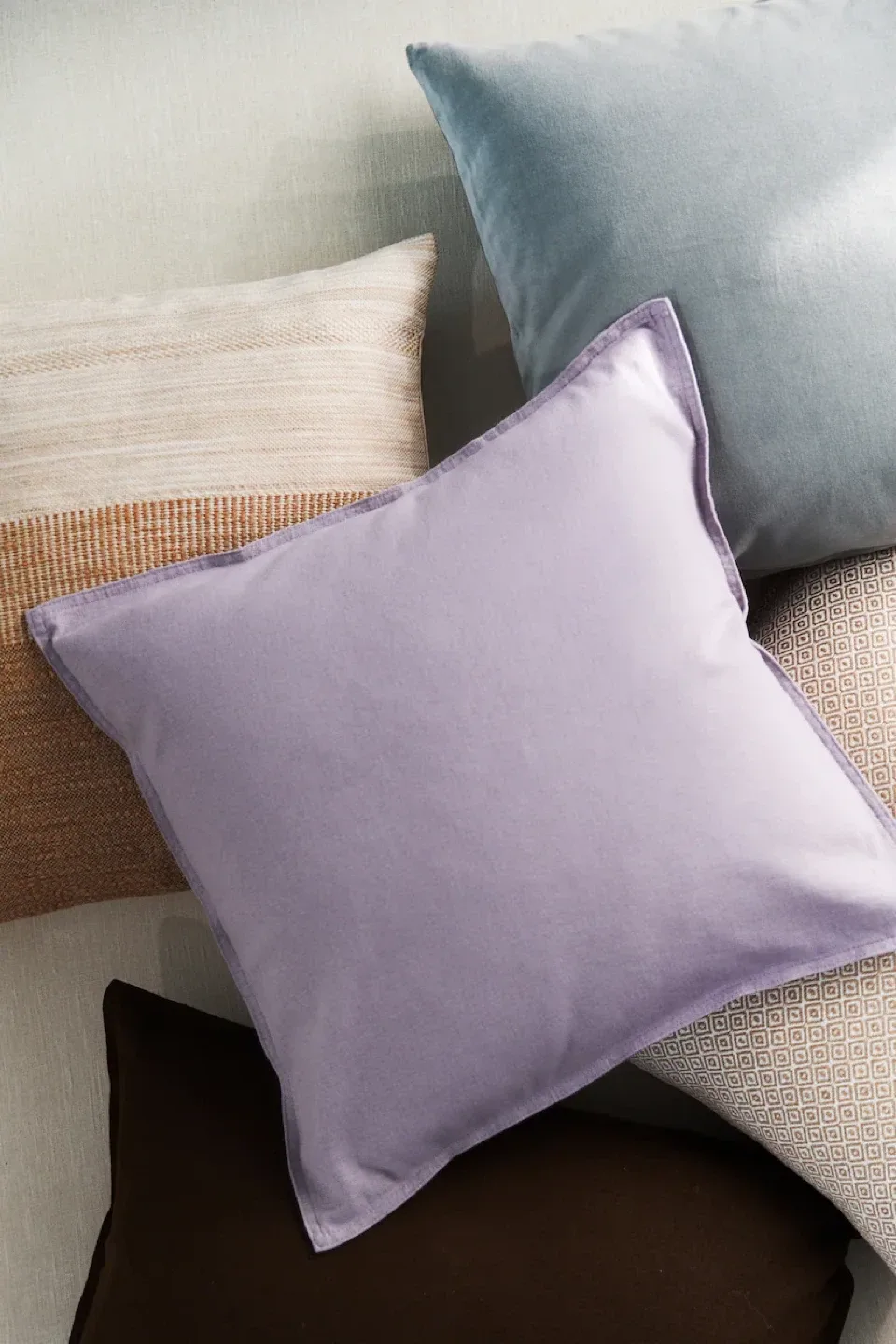 Set of 2 New H&M Home Linen Pillow Covers 20”x20” - Lilac Purple thumbnail