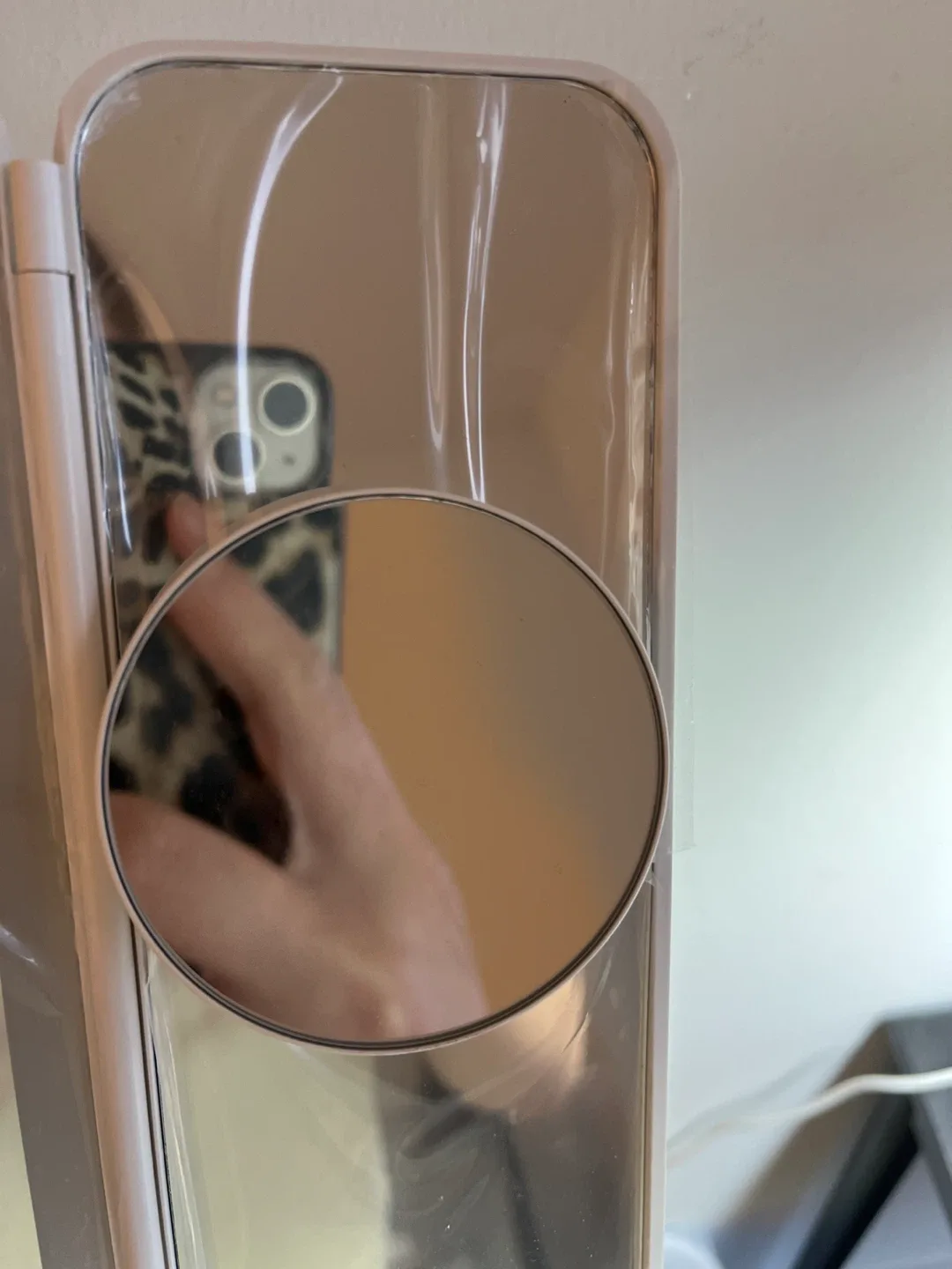 Tri-Fold Lighted Vanity Makeup Mirror, White image indicator(4)