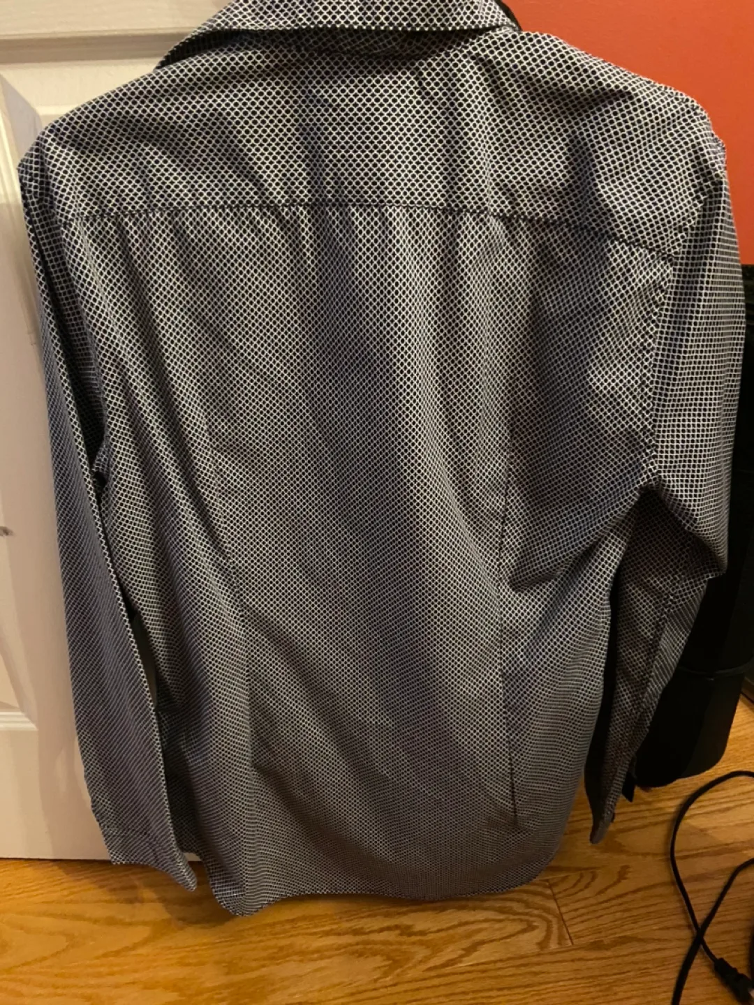 Hunters Dress Shirt - Size M male black and white image indicator(4)