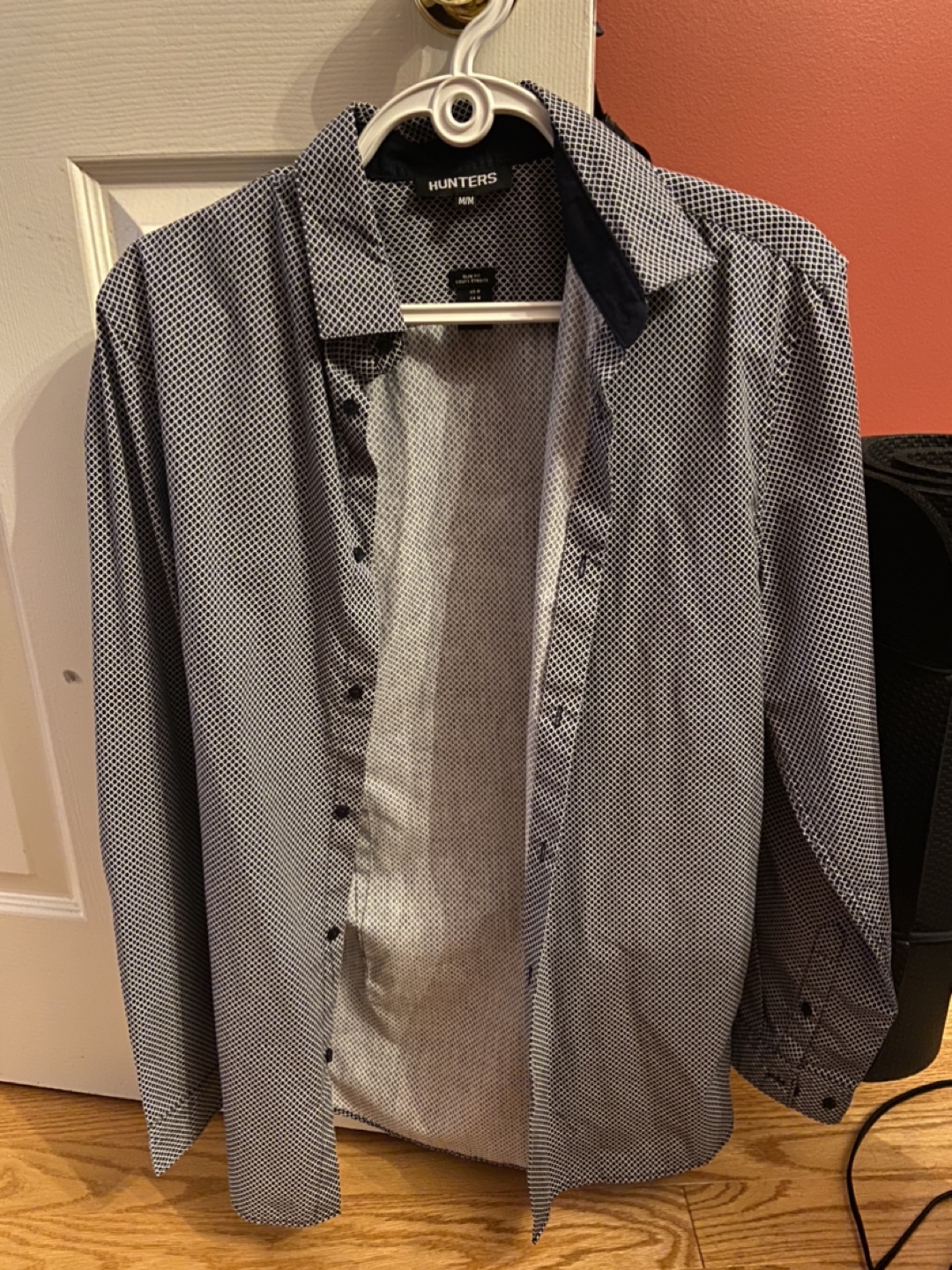 Hunters Dress Shirt - Size M male black and white