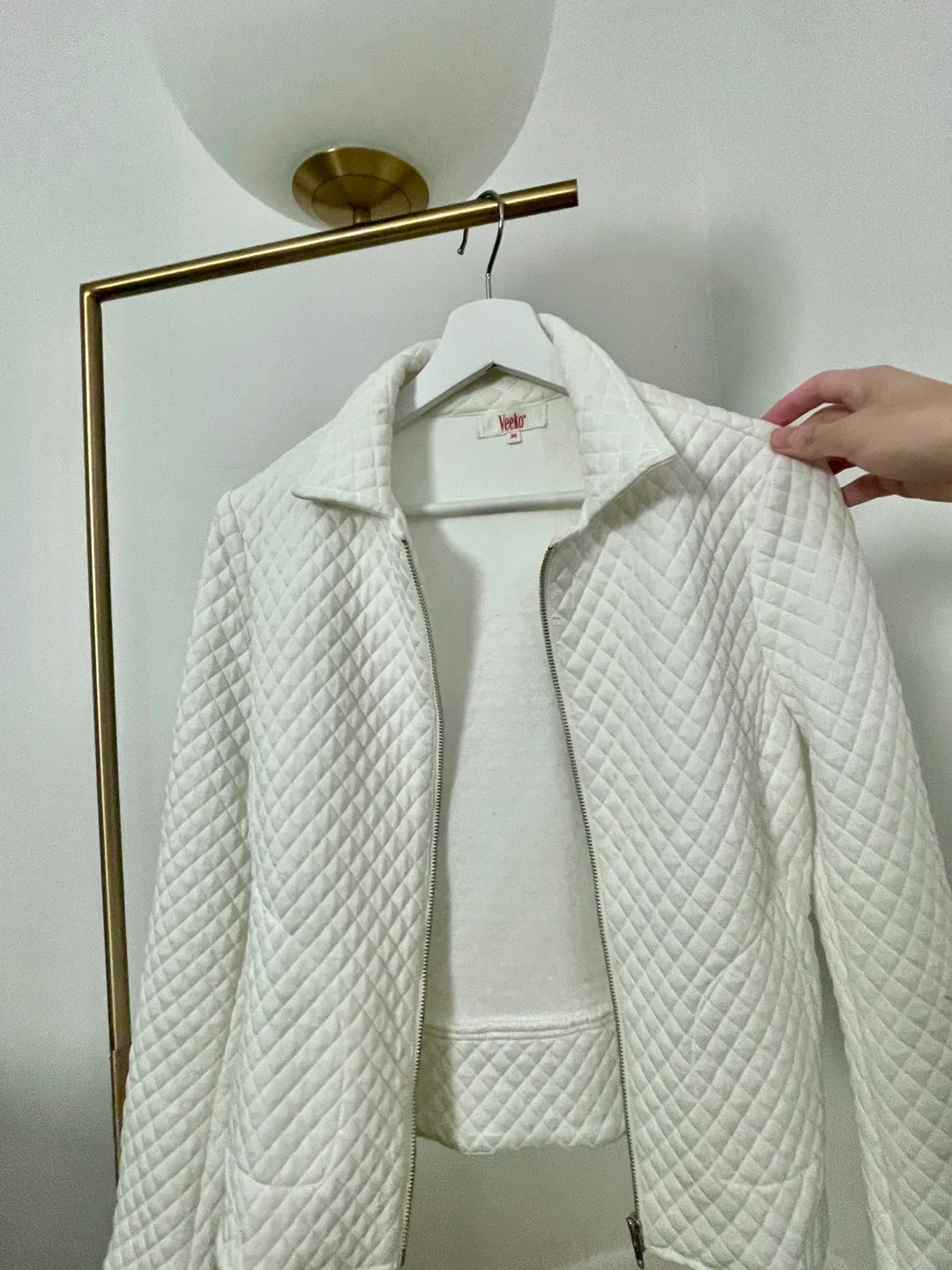 Veeko White Quilted Jacket image indicator(3)