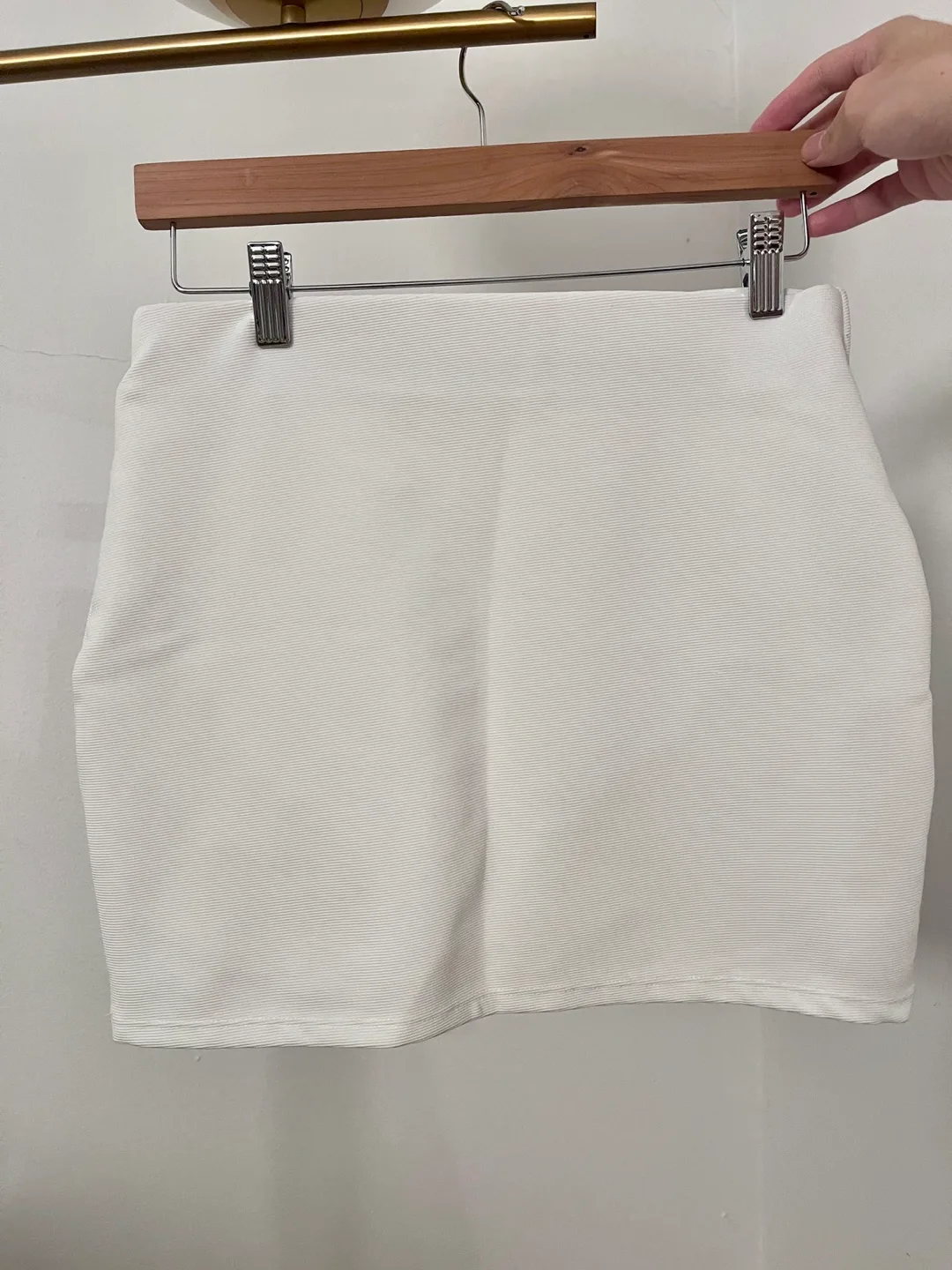 Zara White Mini Skirt - Size M image indicator(2)