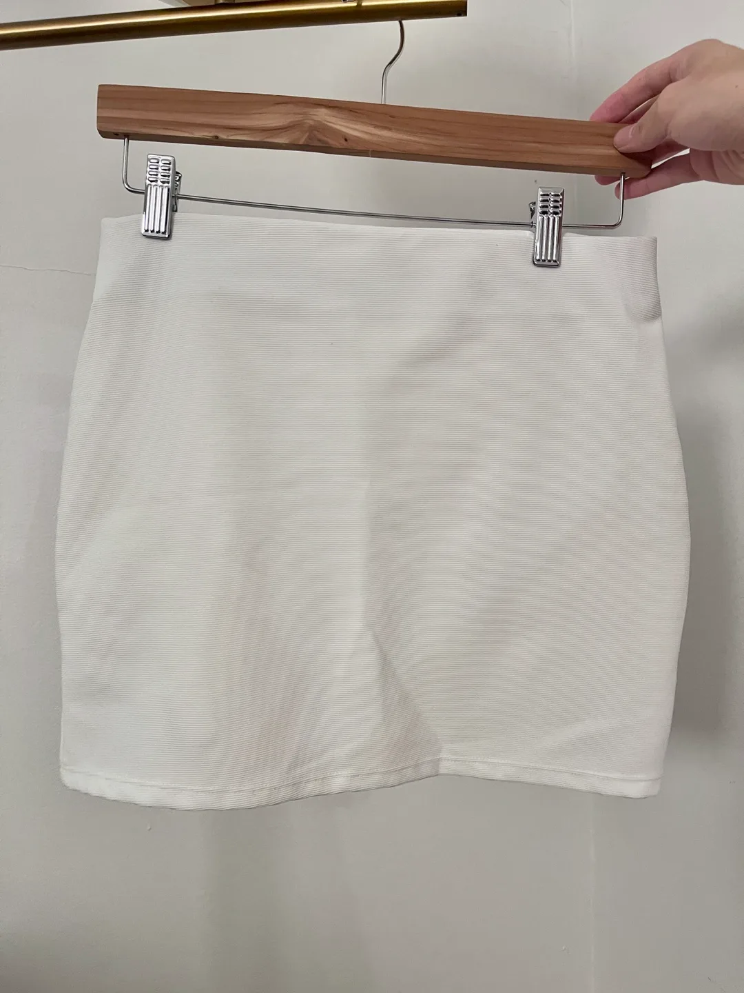 Zara White Mini Skirt - Size M image indicator(3)
