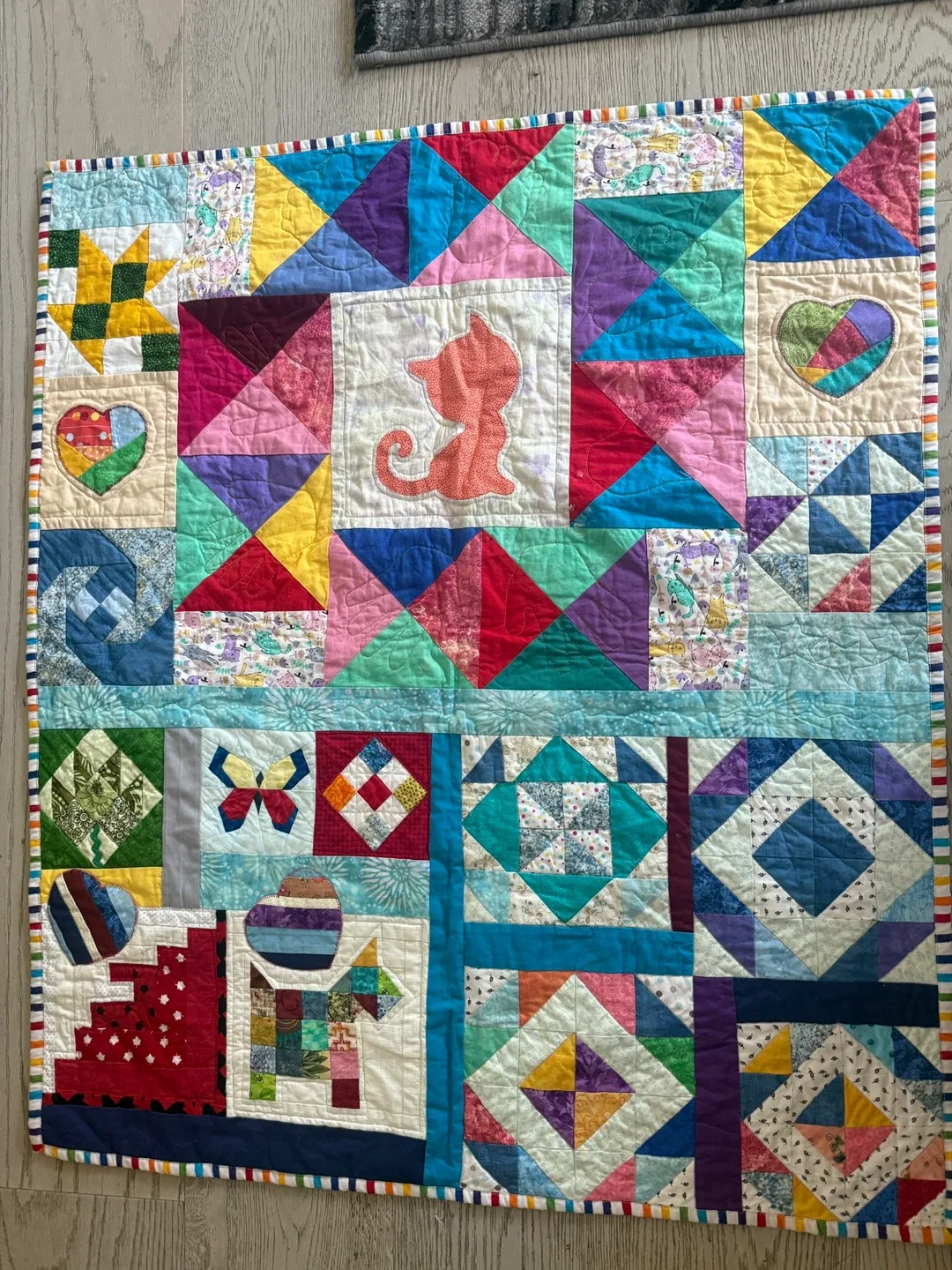 Handmade Patchwork Quilt with Cat Applique image indicator(3)