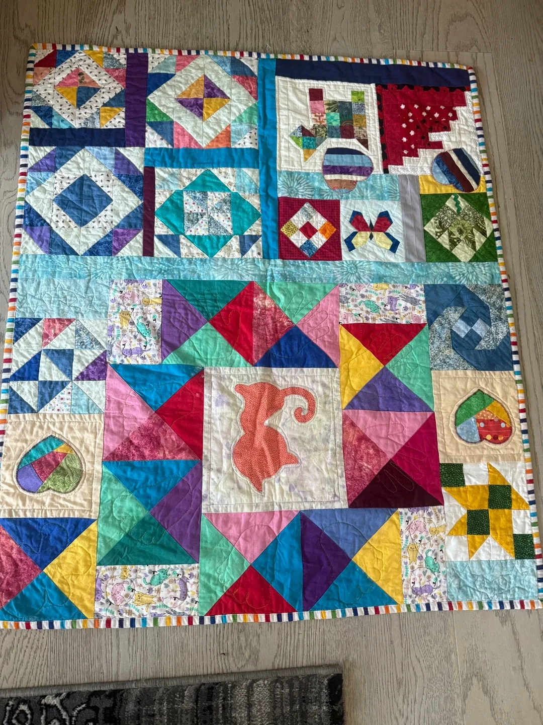 Handmade Patchwork Quilt with Cat Applique image indicator(2)