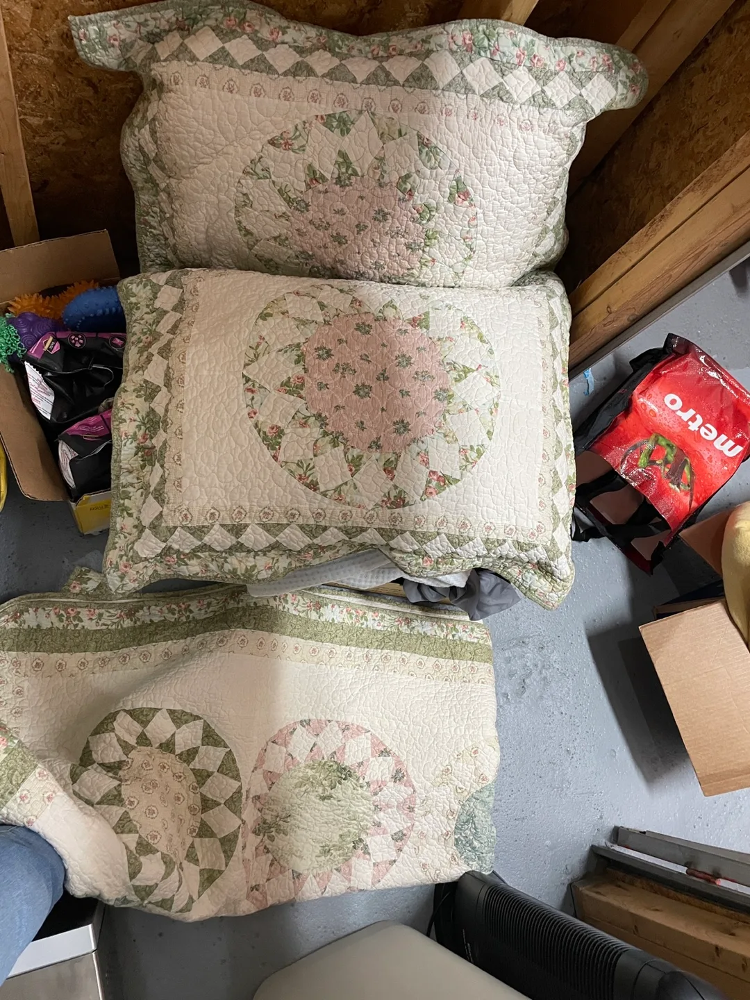 Full/Queen Floral Quilted Pillows and Throw thumbnail