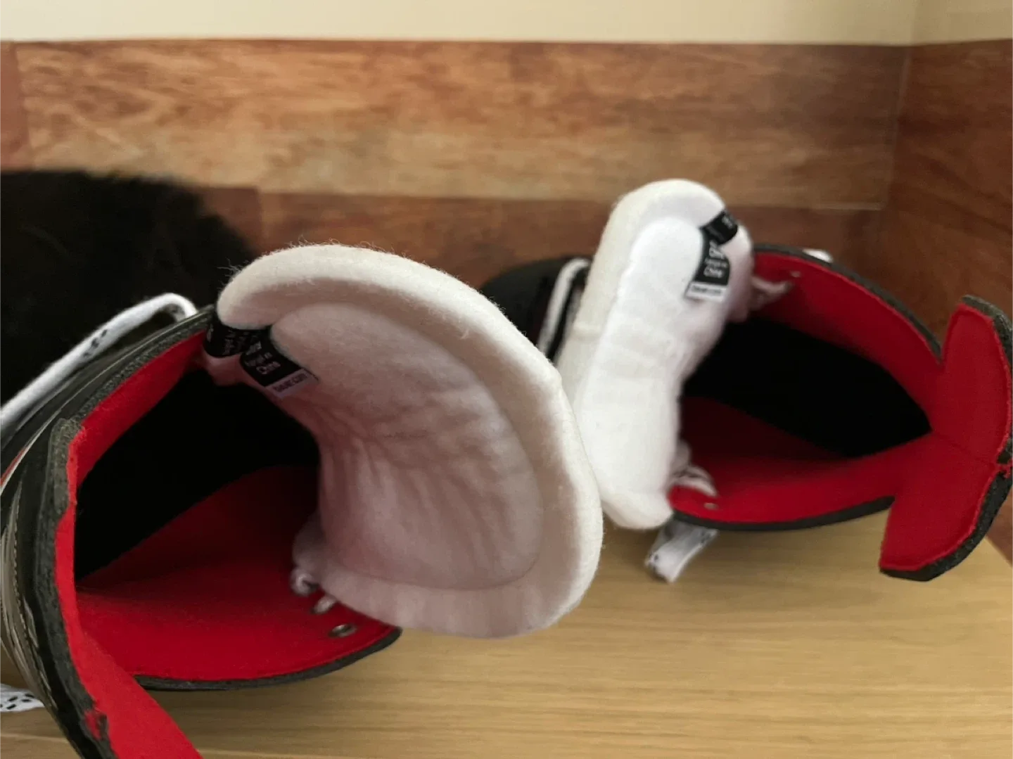 ❗️LIKE NEW ‼️Bauer Vapor X250 Ice Skates - Size 7 image indicator(4)