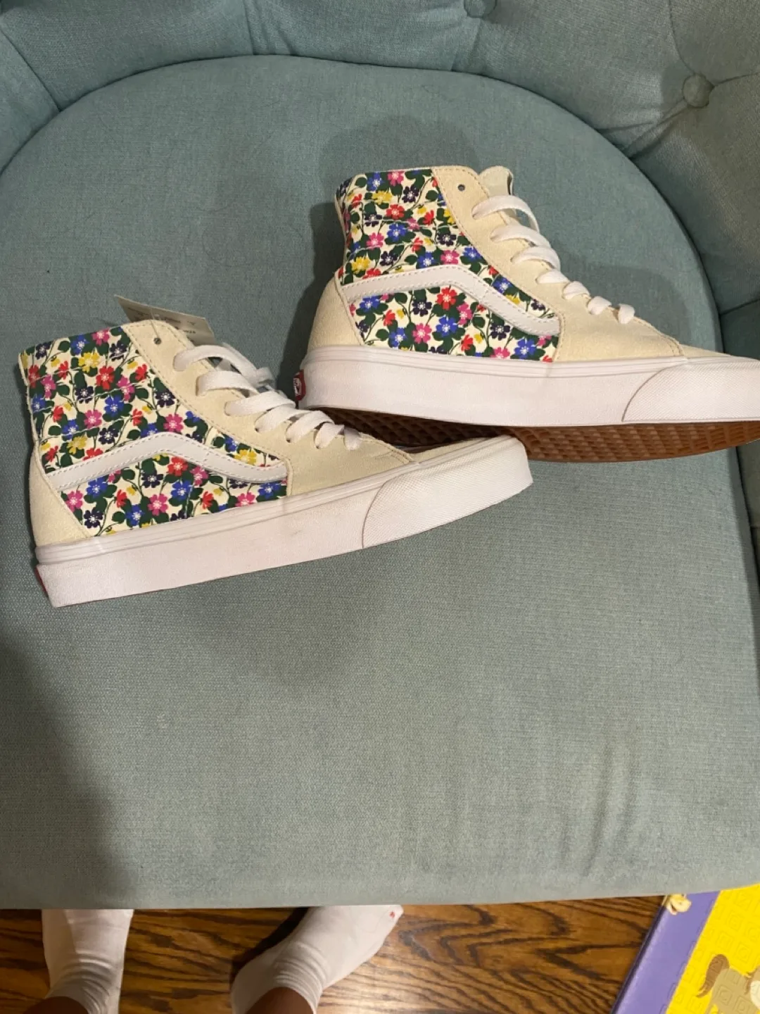 *New* Vans Sk8-Hi Floral Shoes - W 8 M 6.5 thumbnail