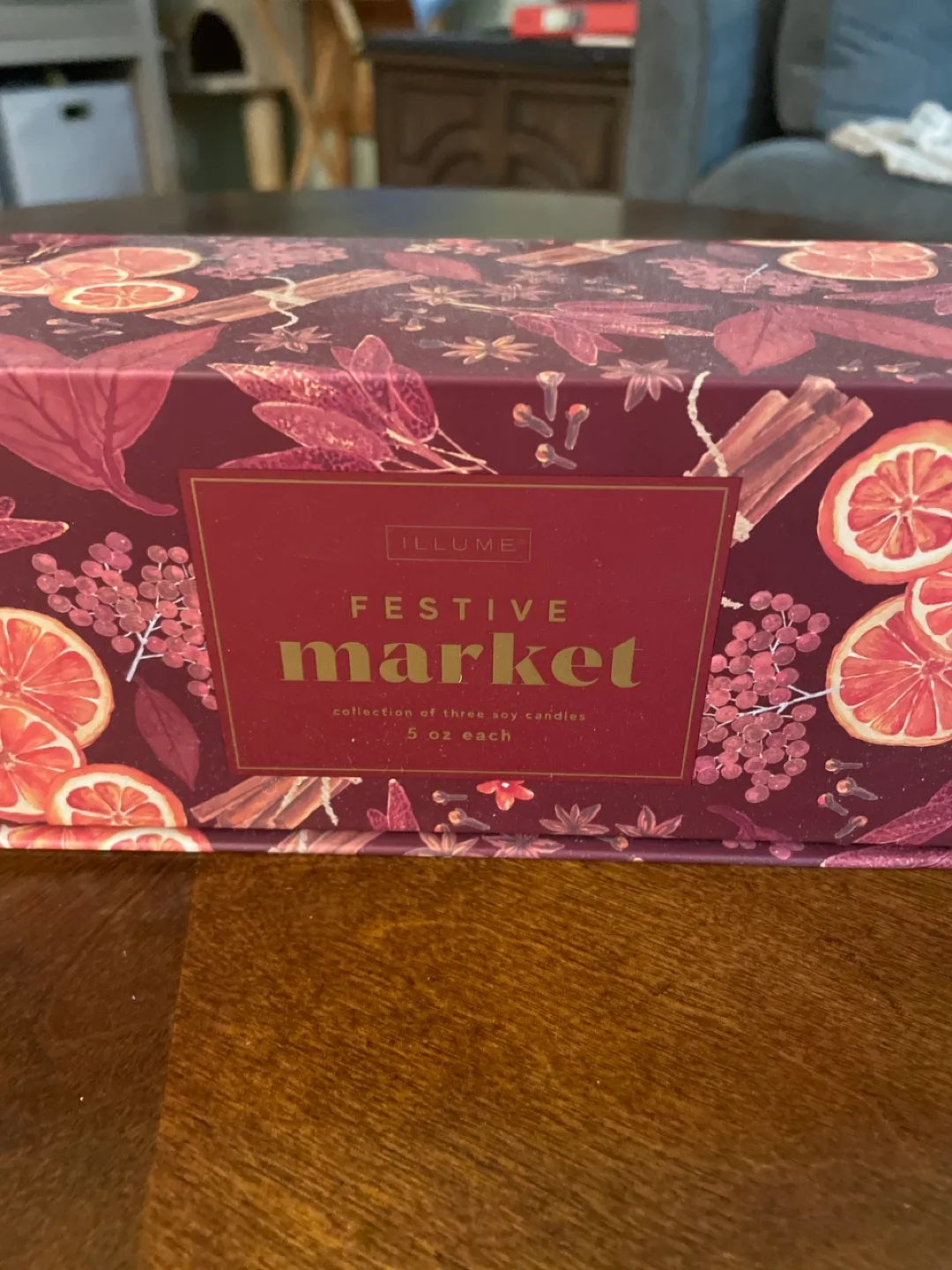 ILLUME Festive Market 5oz Soy Candles Set image indicator(2)