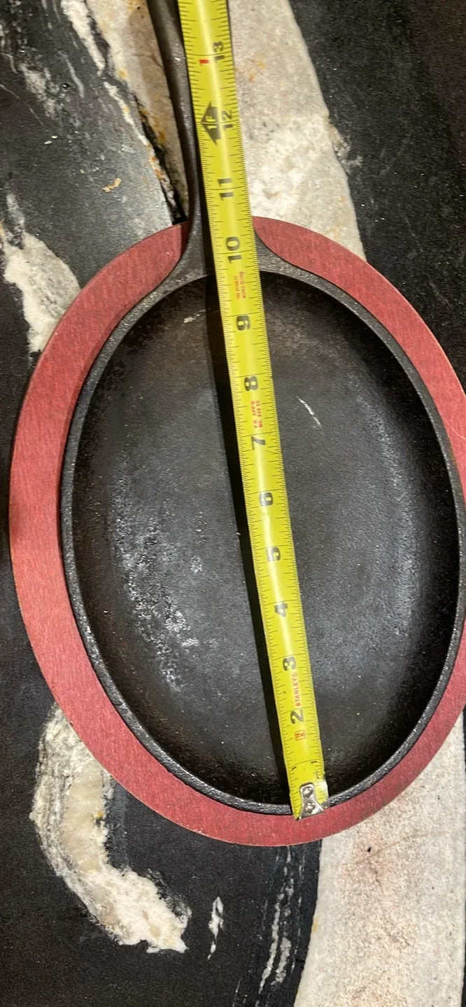 Lodge Cast Iron Skillet with Wood Underplate image indicator(4)