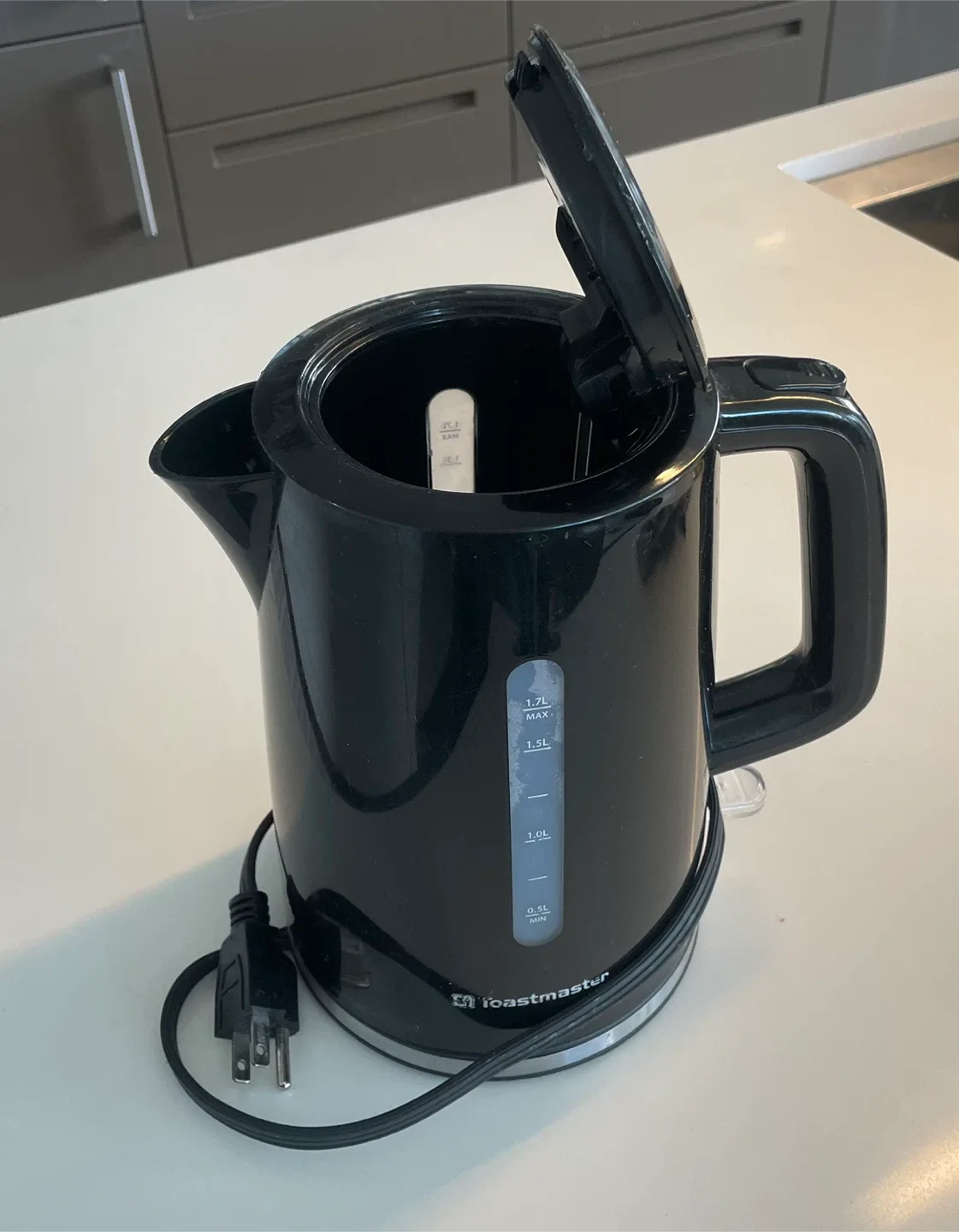 Toastmaster 1.7L Electric Kettle - Black thumbnail