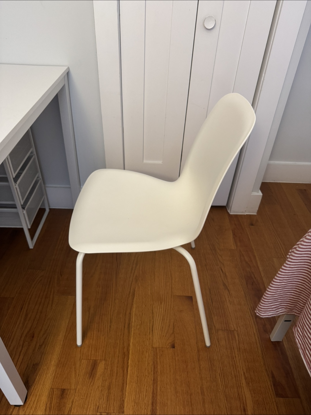 IKEA White Chair - photo 2