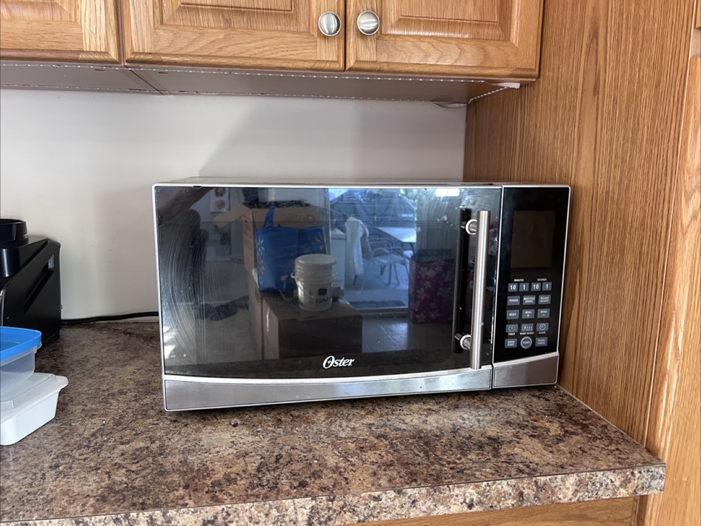 Oster Microwave Oven Model OSMW1112SS - photo 2