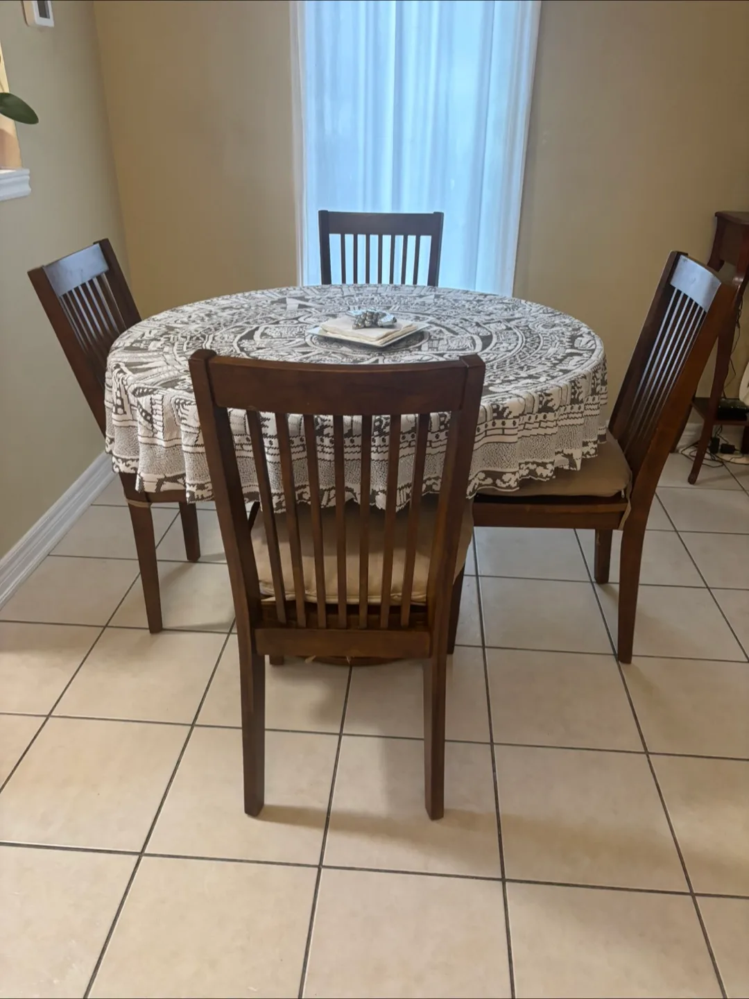 Round Dining Table with 4 Chairs thumbnail