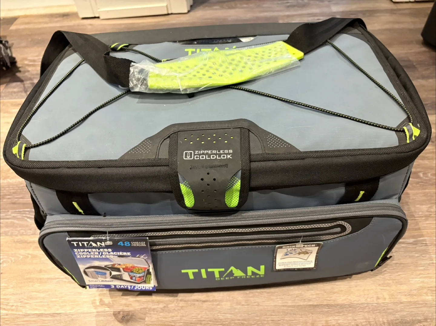 Titan Deep Freeze 48 Can Zipperless Cooler image indicator(2)