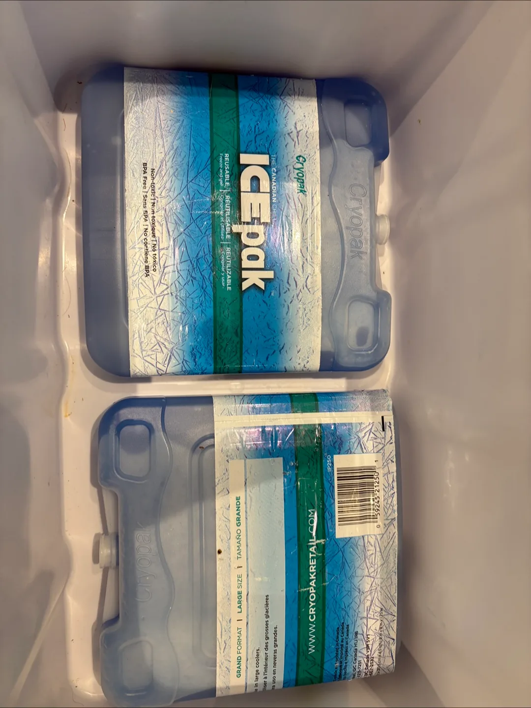 Titan Deep Freeze 48 Can Zipperless Cooler image indicator(4)