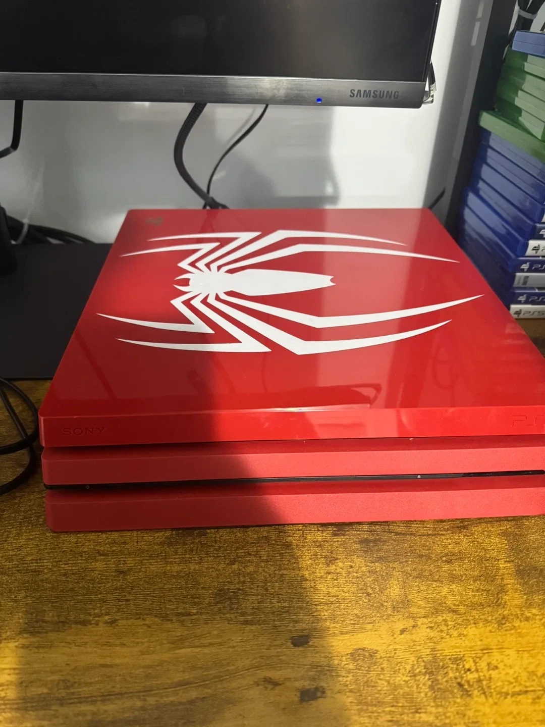 Sony PS4 Pro Spider-Man Limited Edition image indicator(2)