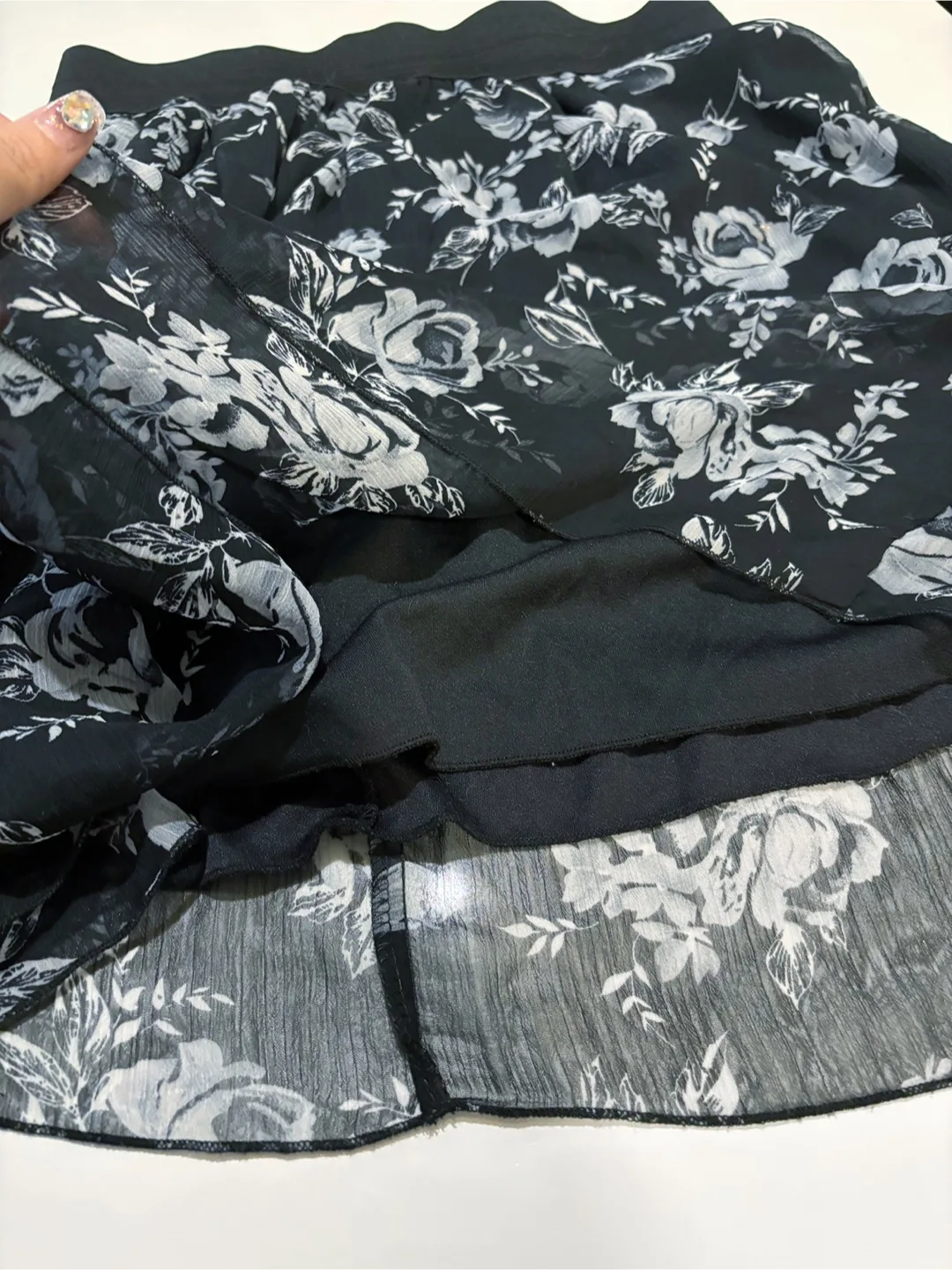 Suzy Shier Floral Skirt image indicator(3)