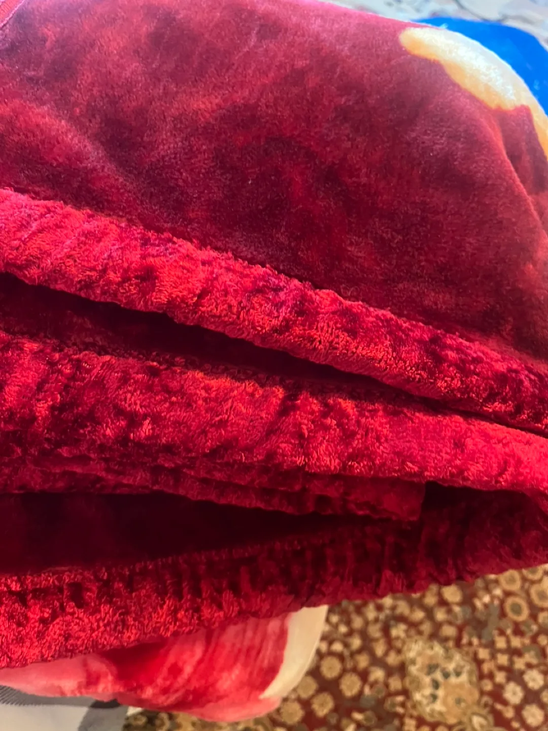 Red Floral Plush Blanket image indicator(2)