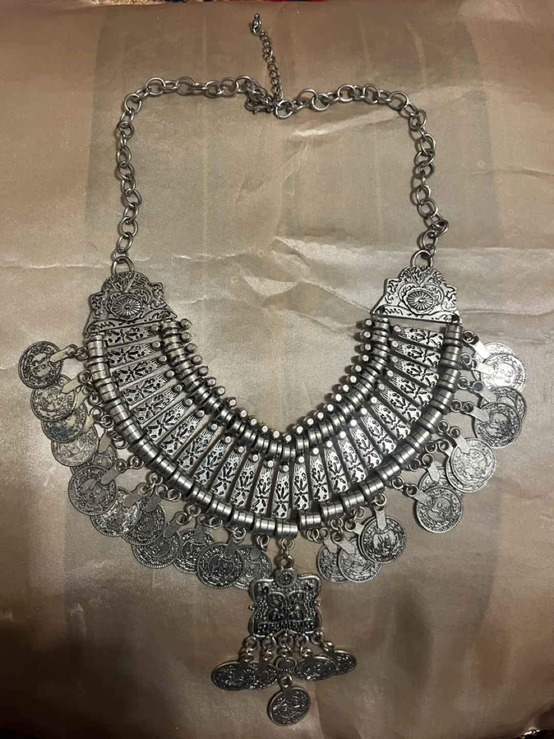 Silver Tone Statement Necklace & Earrings Set image indicator(6)