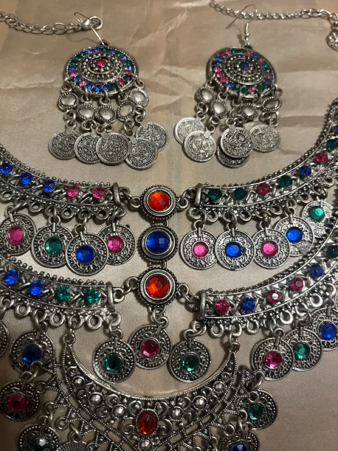 Silver Tone Statement Necklace & Earrings Set image indicator(3)