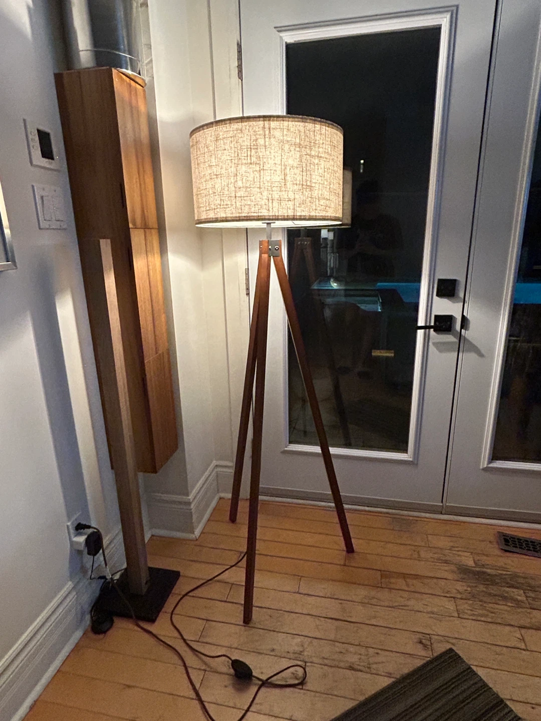 Stylish tripod lamp!