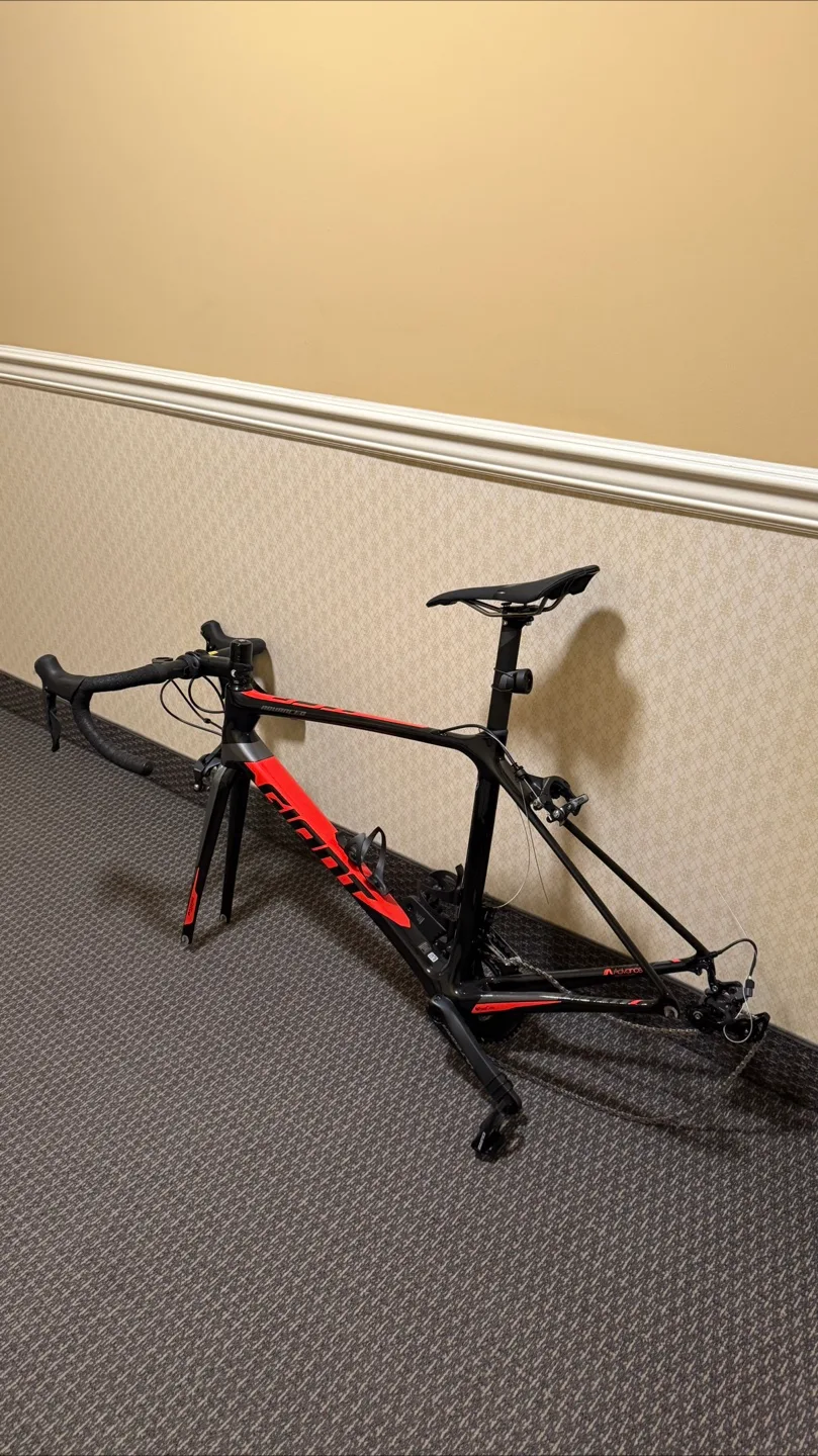 2018 Giant TCR Advanced Pro 1 image indicator(2)