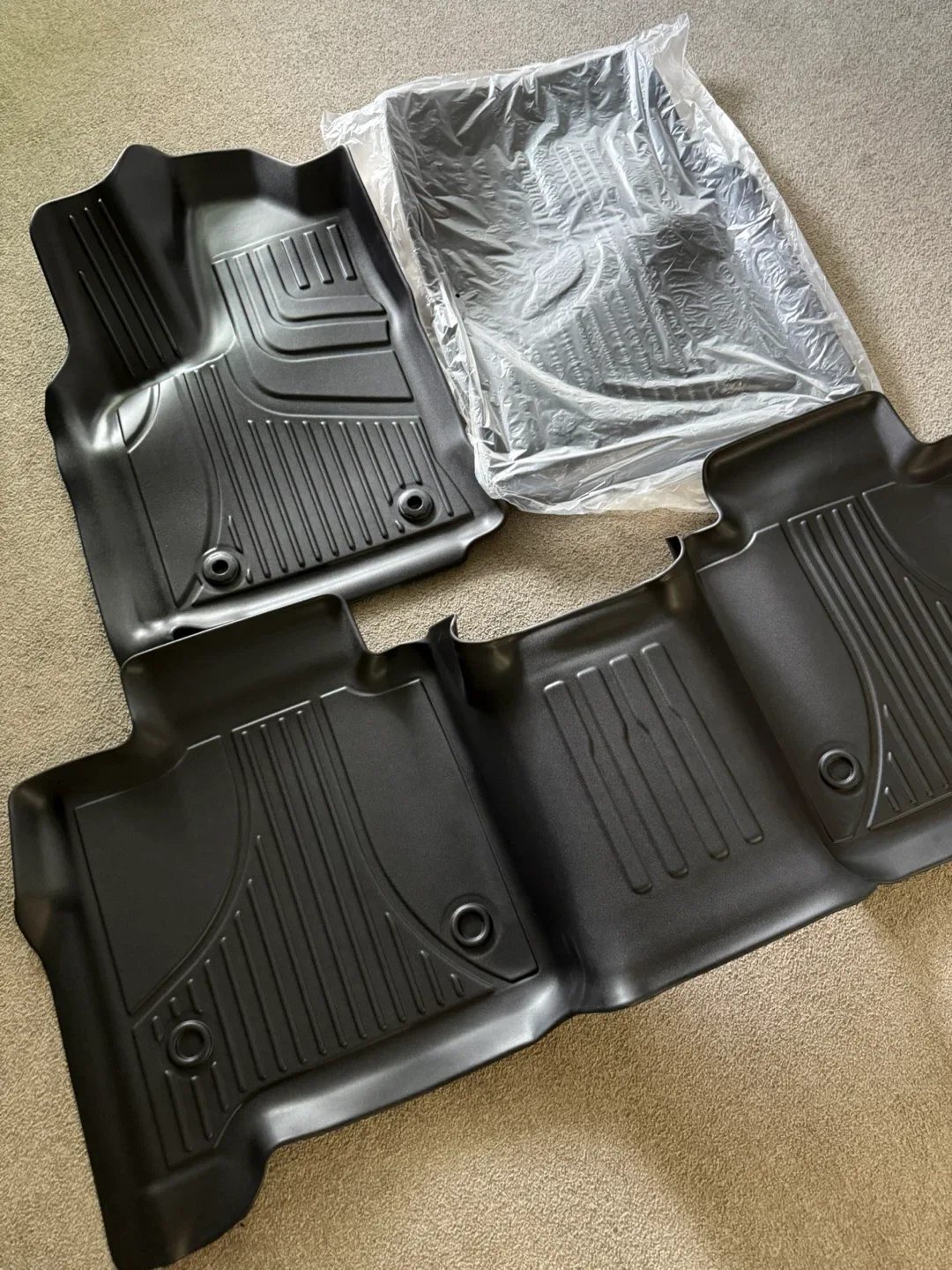 2022-2026 Toyota Tundra CrewMax Floor Mats & 5.5FT Bed Liner image indicator(3)