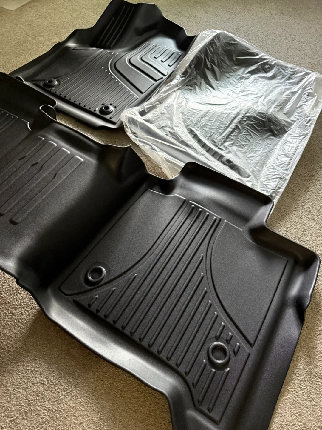 2022-2026 Toyota Tundra CrewMax Floor Mats & 5.5FT Bed Liner image indicator(7)