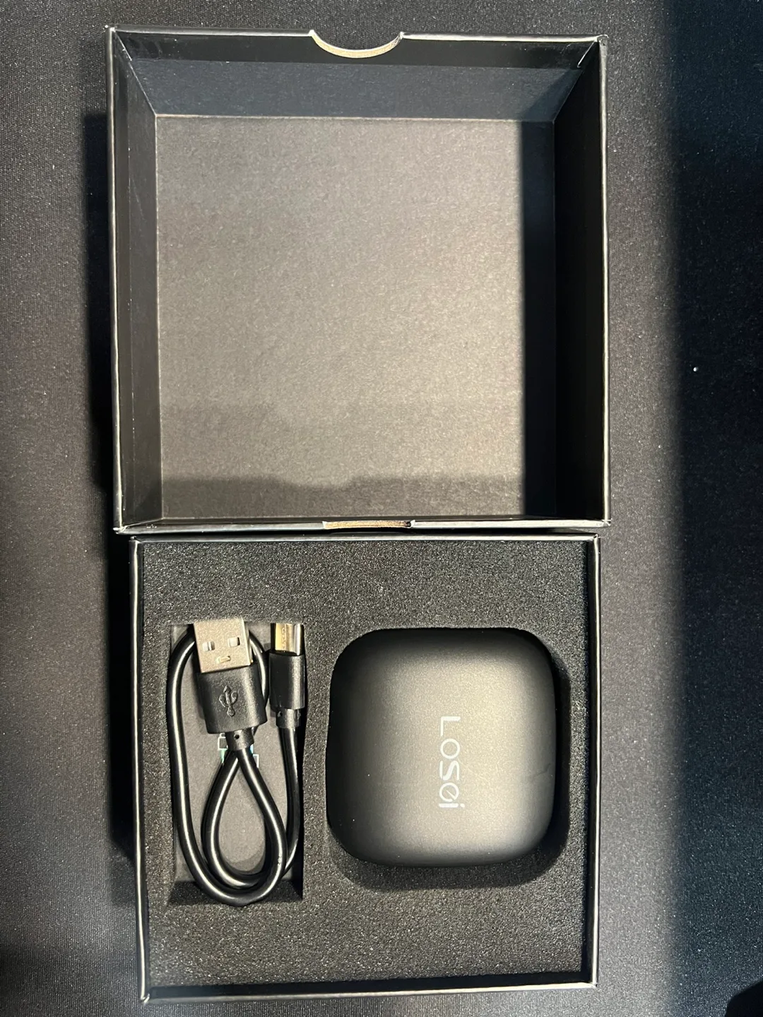 Losei Earbuds with Extra Eartips - Like New! image indicator(2)